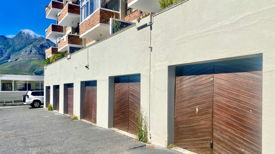 1 Bedroom Property for Sale in Gardens Western Cape